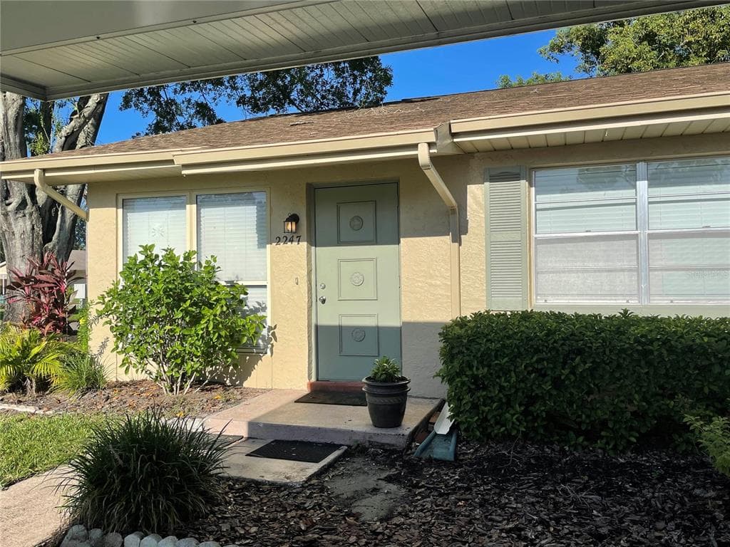 2247 GRENADIER DRIVE UNIT 155 SUN CITY CENTER, FL 33573