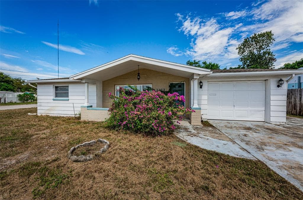 3209 MERITA DRIVE HOLIDAY, FL 34691