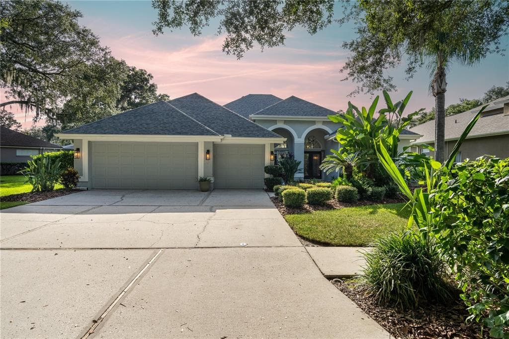 5924 CHERRY OAK DRIVE VALRICO, FL 33596