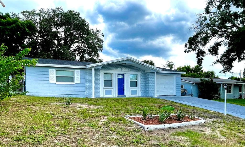 4304 WOODFIELD AVENUE HOLIDAY, FL 34691