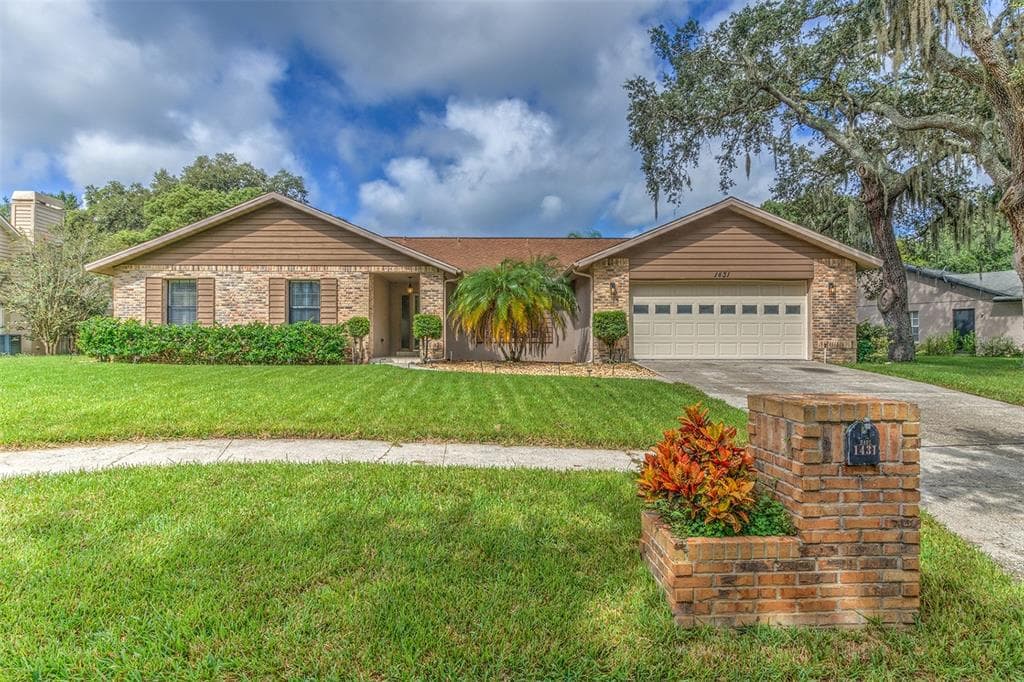 1431 CLARION DRIVE VALRICO, FL 33596