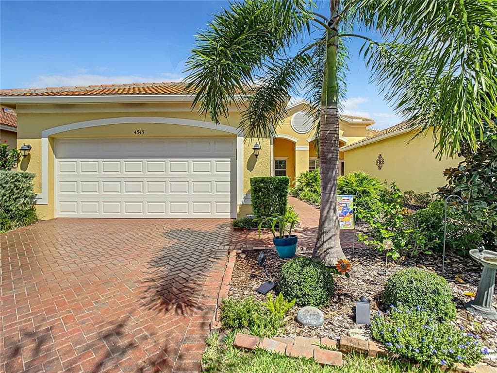 4845 MARBLE SPRINGS CIRCLE WIMAUMA, FL 33598