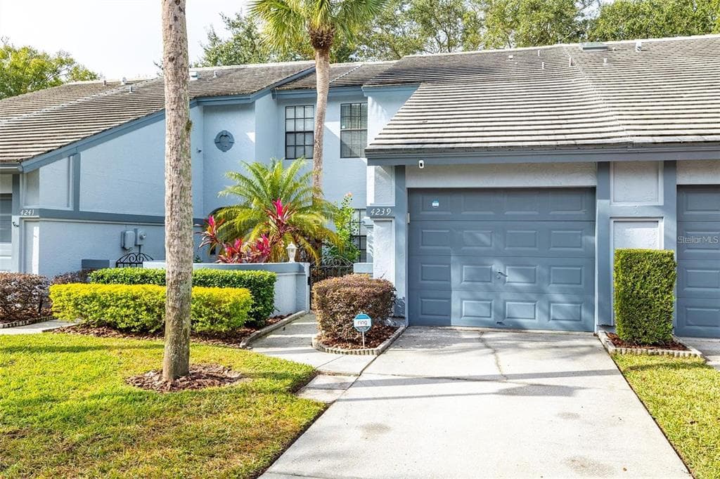 4239 BRENTWOOD PARK CIRCLE TAMPA, FL 33624