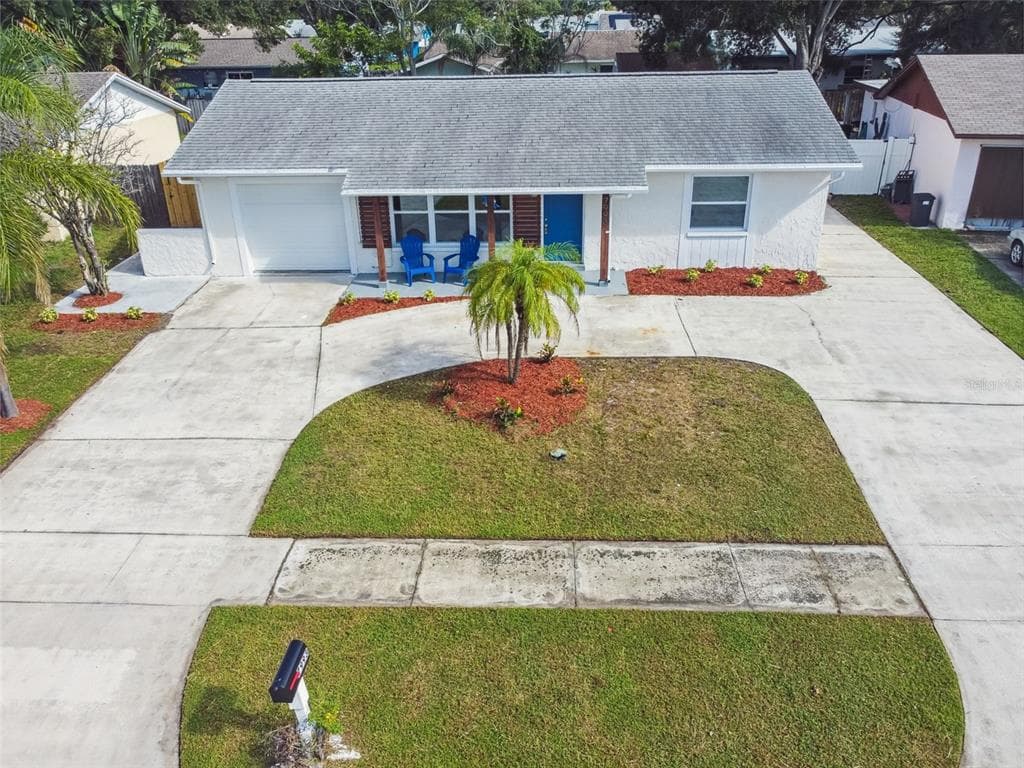 7993 SMOKETREE COURT LARGO, FL 33773