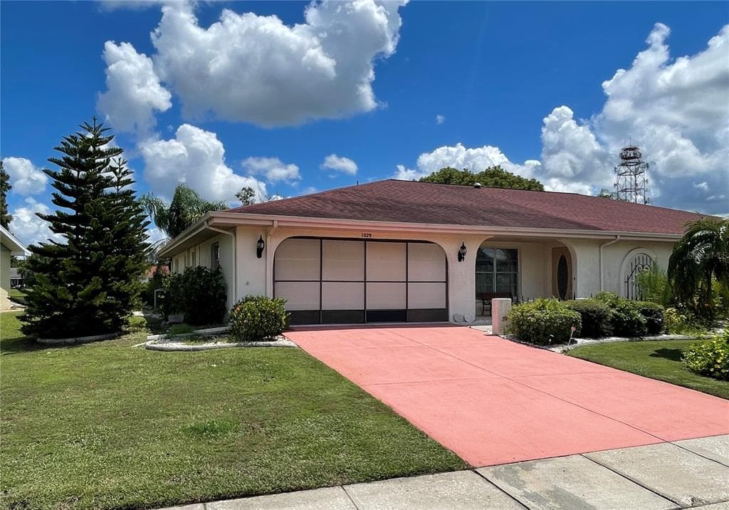 1029 BLUEWATER DRIVE SUN CITY CENTER, FL 33573