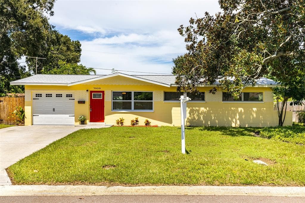 3939 PORPOISE DRIVE SE