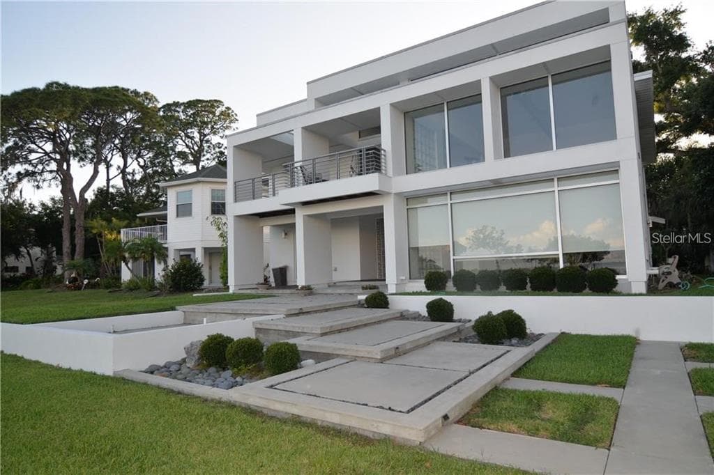 1405 N BAYSHORE DRIVE