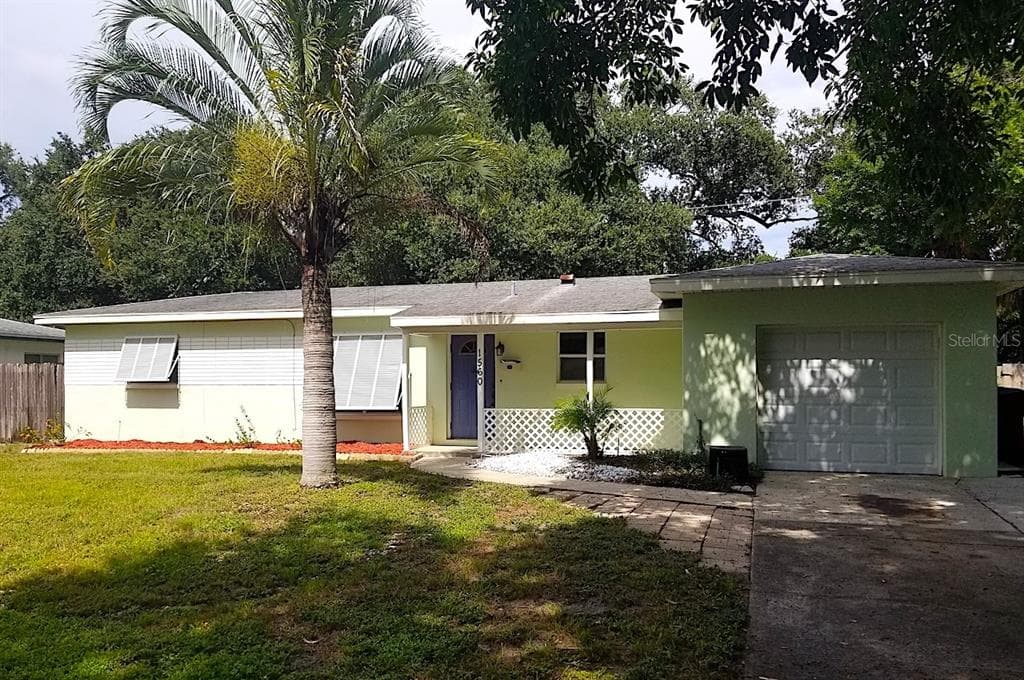 1560 ROBINSON DRIVE N ST PETERSBURG, FL 33710