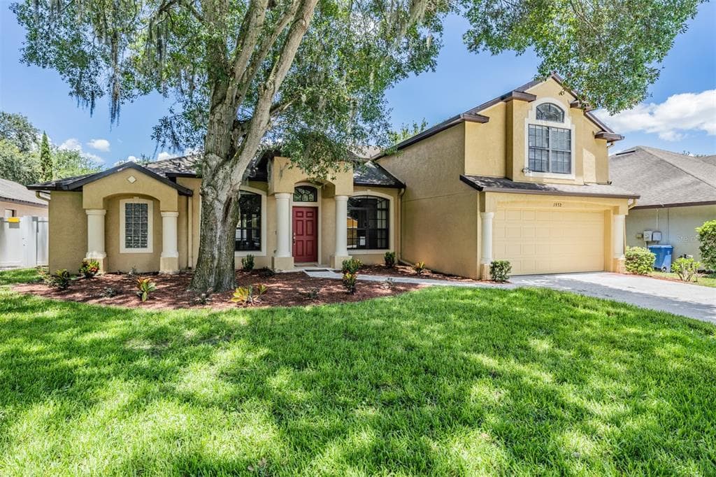 1932 ABBEY RIDGE DRIVE DOVER, FL 33527