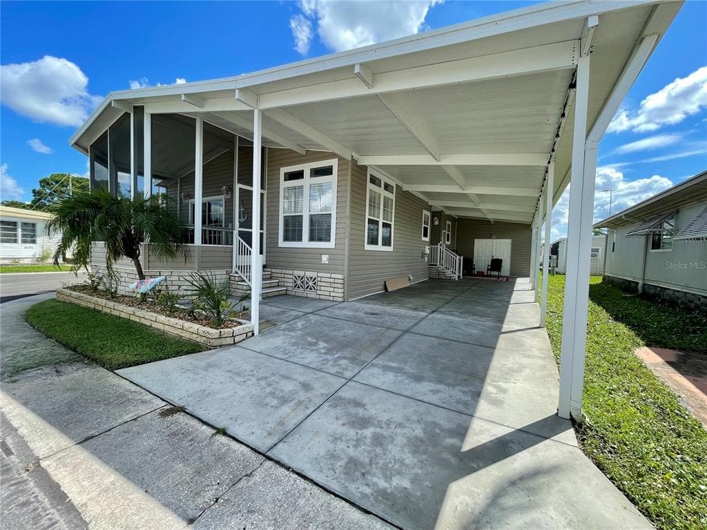 34690 LAKE DRIVE N PINELLAS PARK, FL 33781