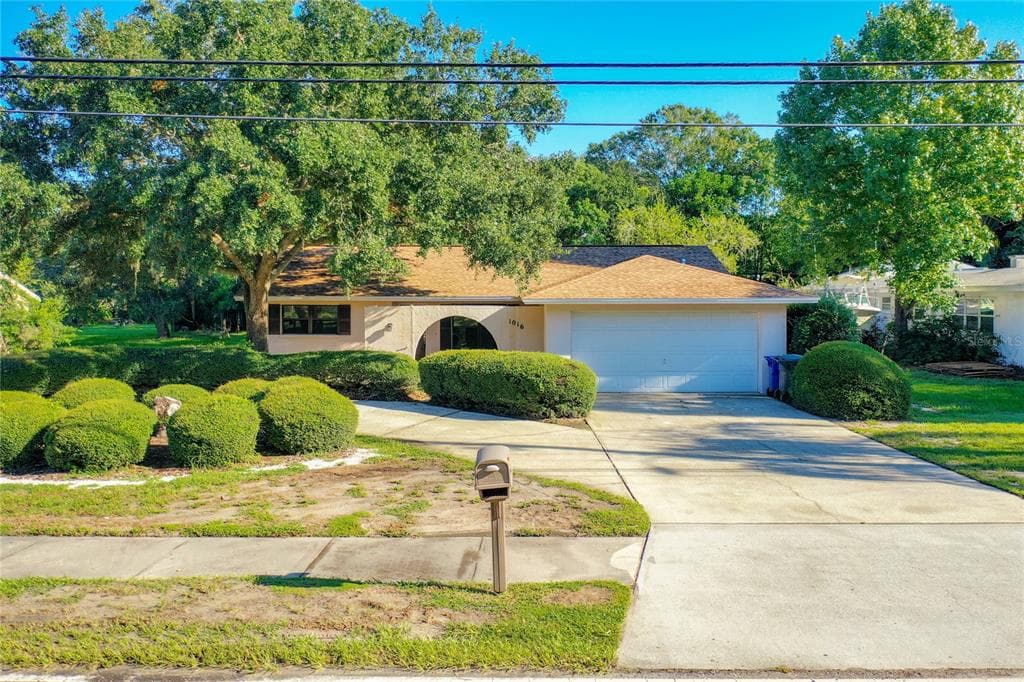 1016 MICHIGAN BLVD DUNEDIN, FL 34698