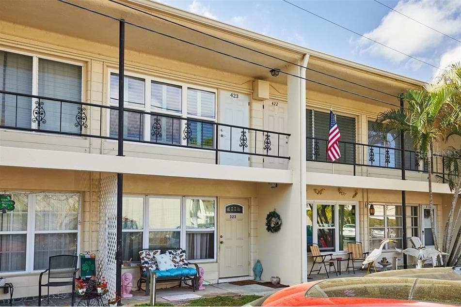 5694 40TH TERRACE N UNIT 322 KENNETH CITY, FL 33709