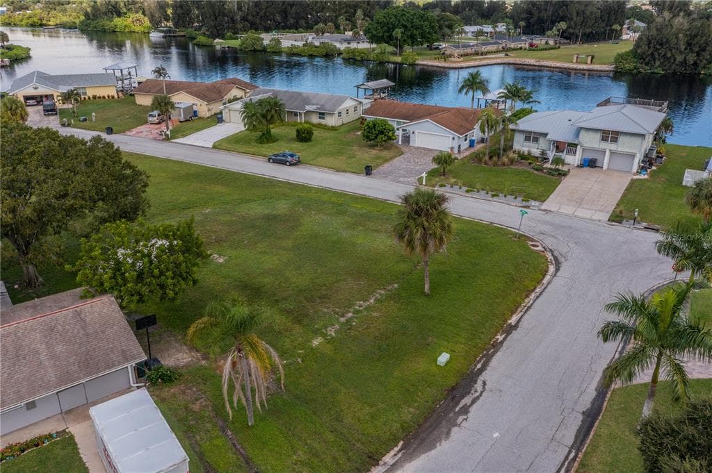 12TH STREET SW RUSKIN, FL 33570