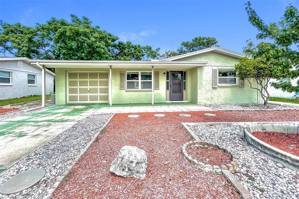 10828 PREMIER AVENUE PORT RICHEY, FL 34668