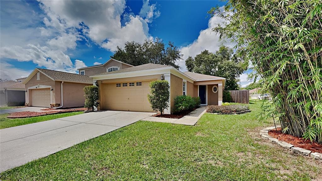 712 PERIWINKLE POINTE PLACE SEFFNER, FL 33584