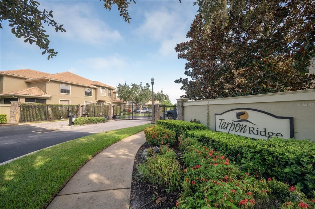 2527 SILVERBACK COURT PALM HARBOR, FL 34684