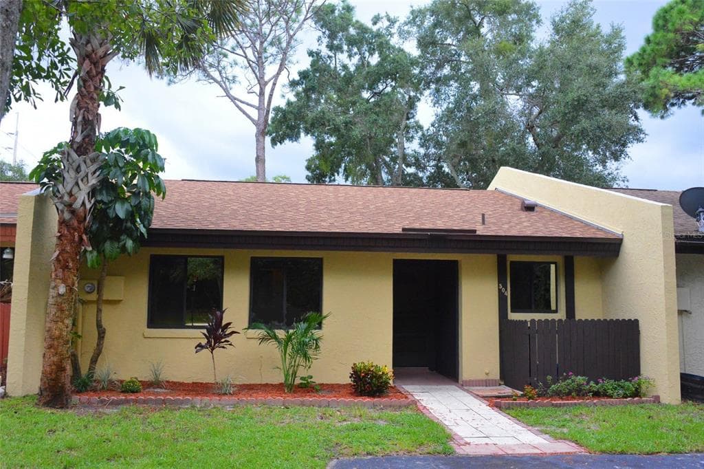 504 PALACE DRIVE ALTAMONTE SPRINGS, FL 32714
