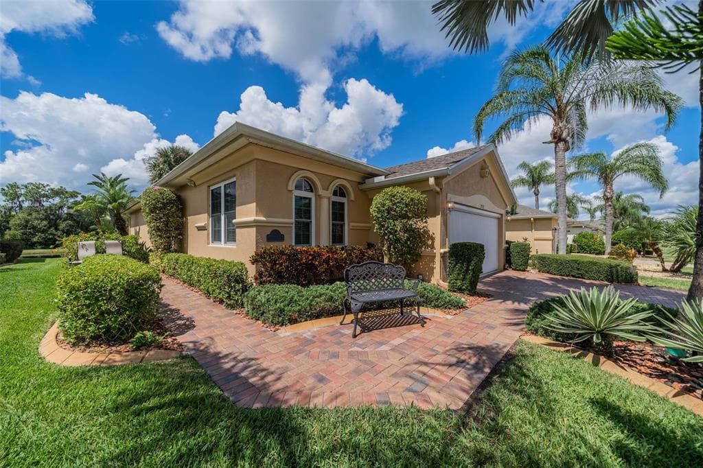 1928 STERLING GLEN COURT SUN CITY CENTER, FL 33573