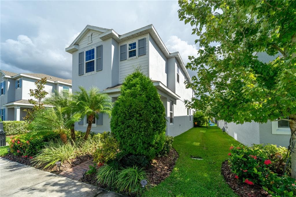 7117 BOWSPIRIT PLACE APOLLO BEACH, FL 33572