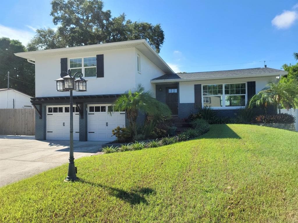 13548 BELLEWOOD AVENUE SEMINOLE, FL 33776