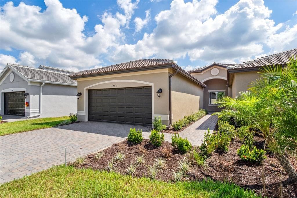 4794 AVILA LAKE DRIVE WIMAUMA, FL 33598