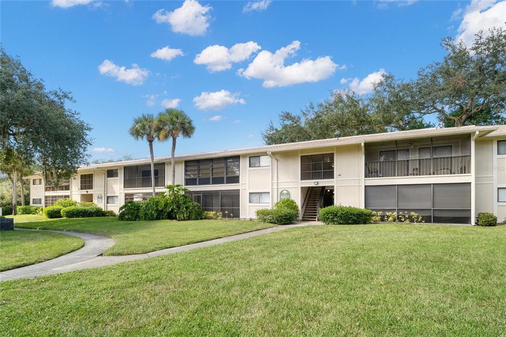 6002 LAKETREE LANE UNIT A TEMPLE TERRACE, FL 33617