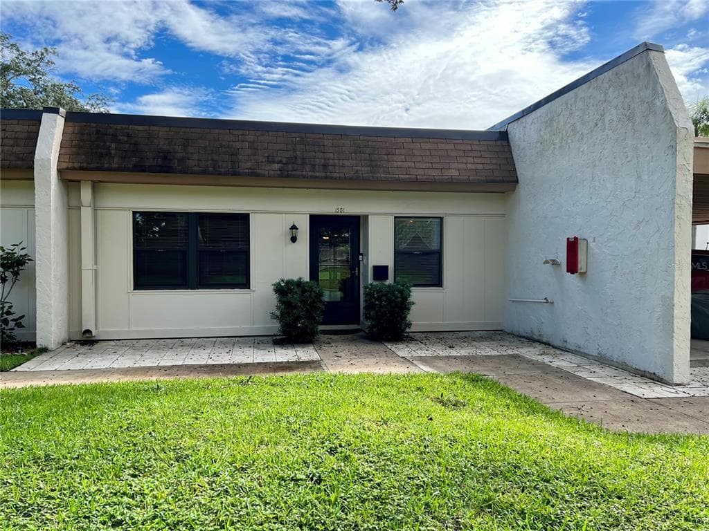 1501 ARROWHEAD CIRCLE W CLEARWATER, FL 33759