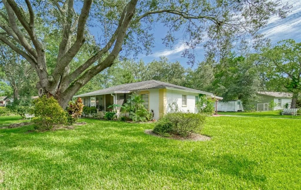 613 BRIARCLIFF DRIVE VALRICO, FL 33594