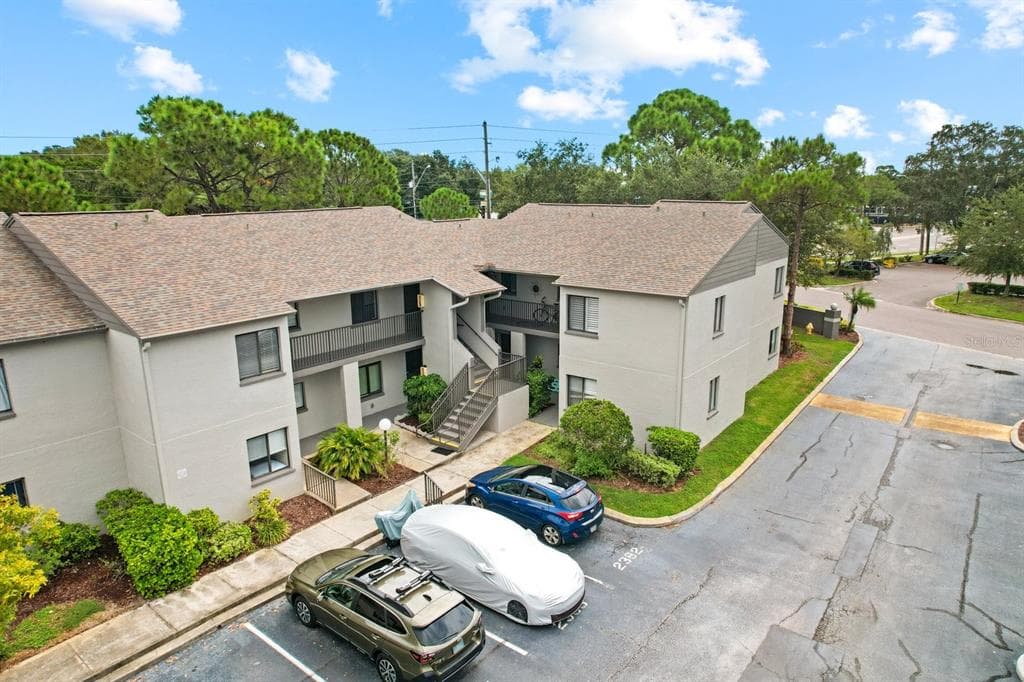 2385 LAKE HEATHER HEIGHTS COURT DUNEDIN, FL 34698