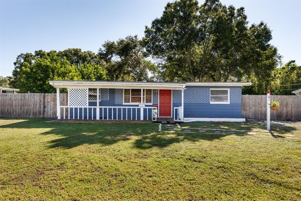 5549 PERSHING STREET NE ST PETERSBURG, FL 33703