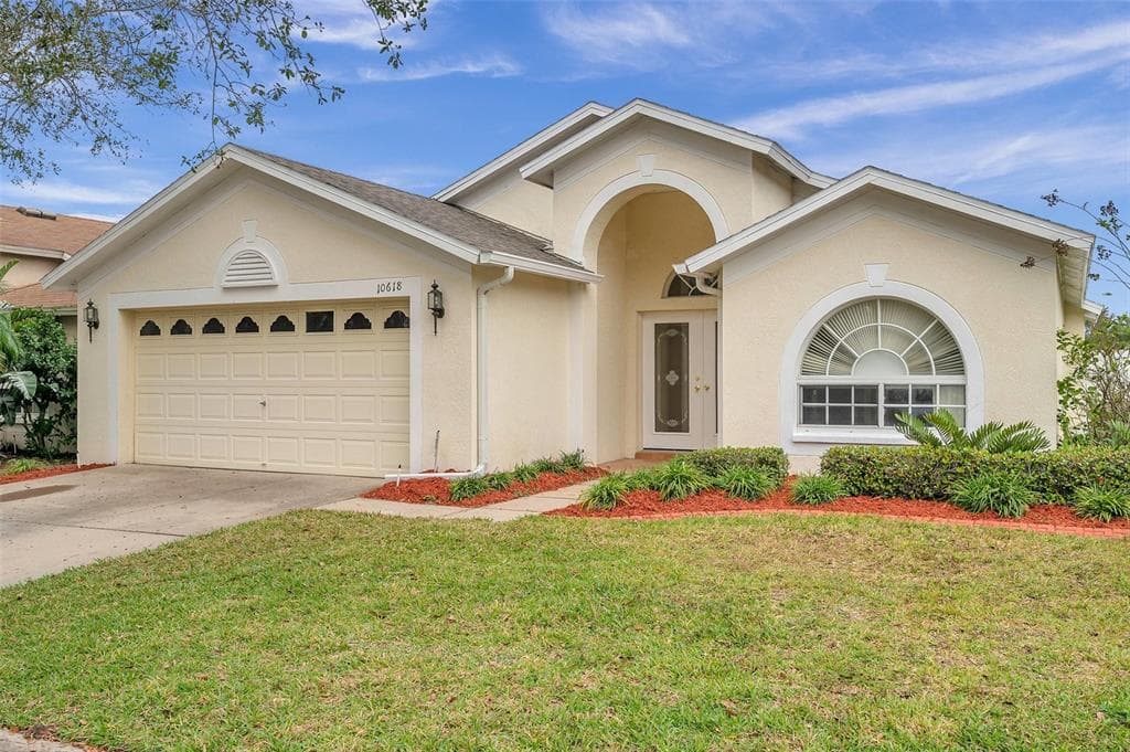 10618 LOGAN CHASE LANE RIVERVIEW, FL 33579