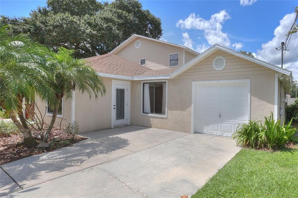 110 DAVIS STREET AUBURNDALE, FL 33823