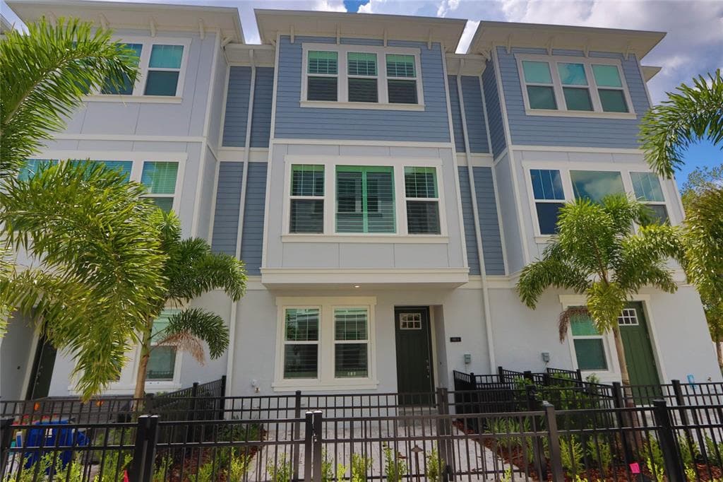 204 S TAMPANIA AVENUE UNIT 5 TAMPA, FL 33609