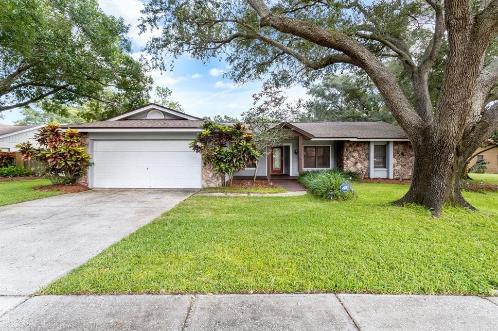 2889 OAK CREEK LANE PALM HARBOR, FL 34684