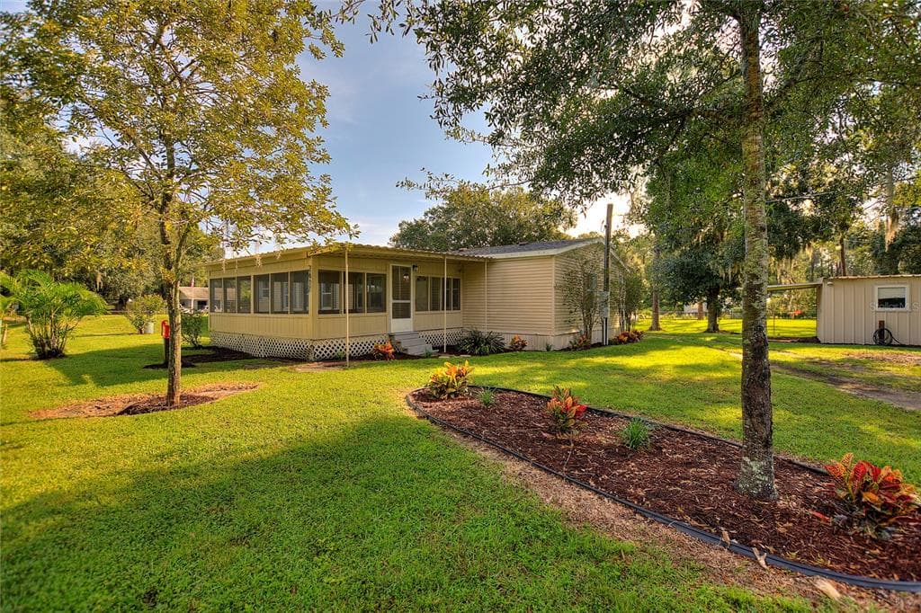2417 NELSON STREET AUBURNDALE, FL 33823