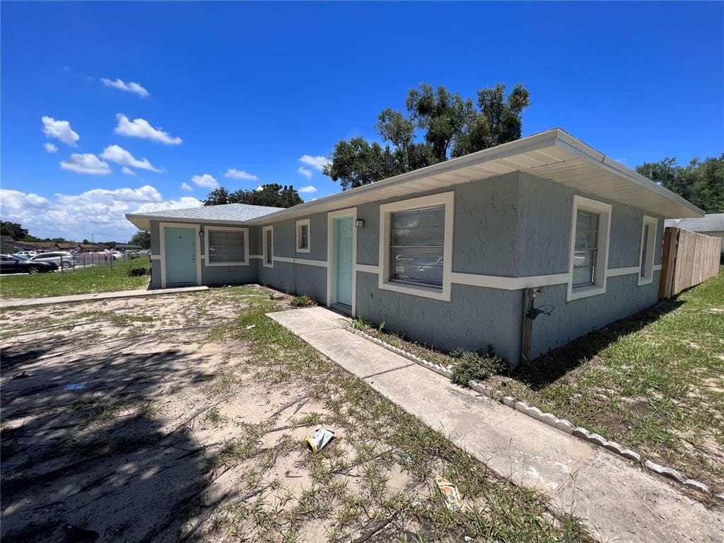 3009 ERNEST DRIVE UNIT B AUBURNDALE, FL 33823