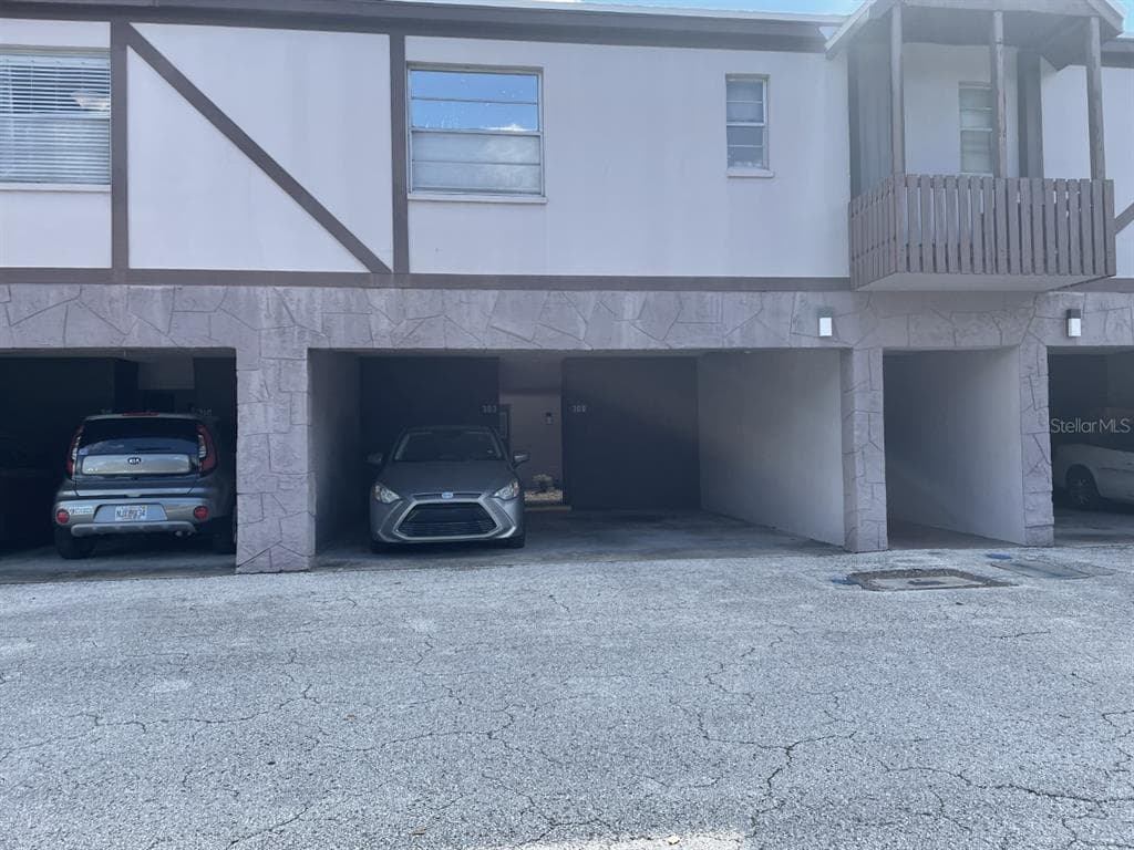 1127 KING ARTHUR COURT UNIT 308 DUNEDIN, FL 34698