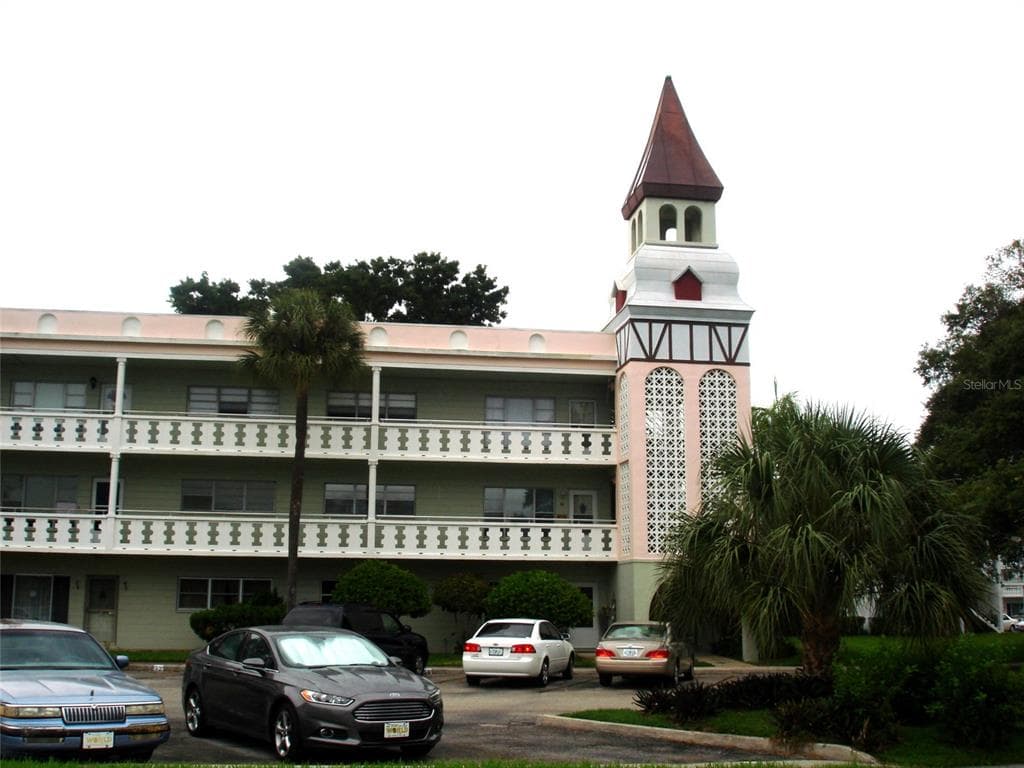 2400 COLUMBIA DRIVE UNIT 10 CLEARWATER, FL 33763