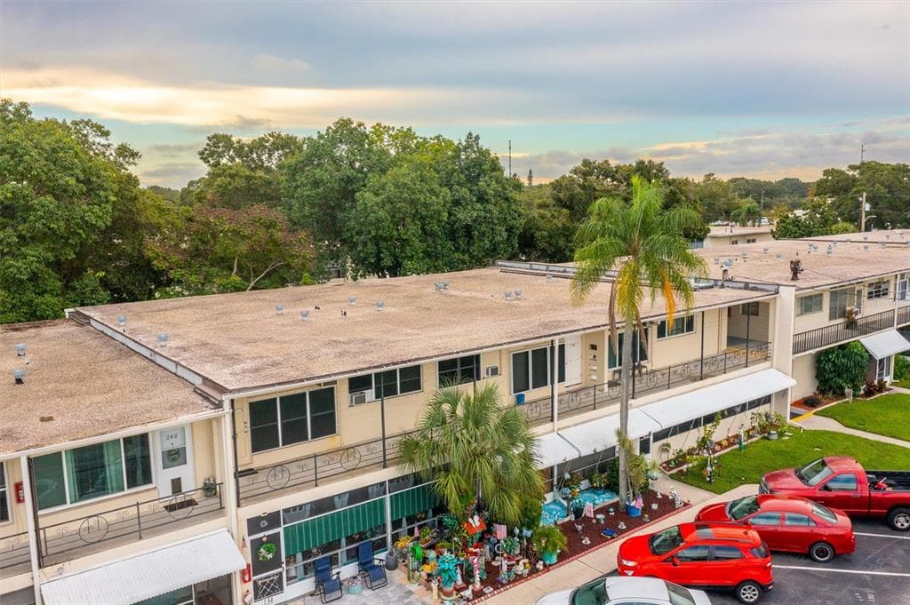 4051 58TH STREET N UNIT 236 KENNETH CITY, FL 33709