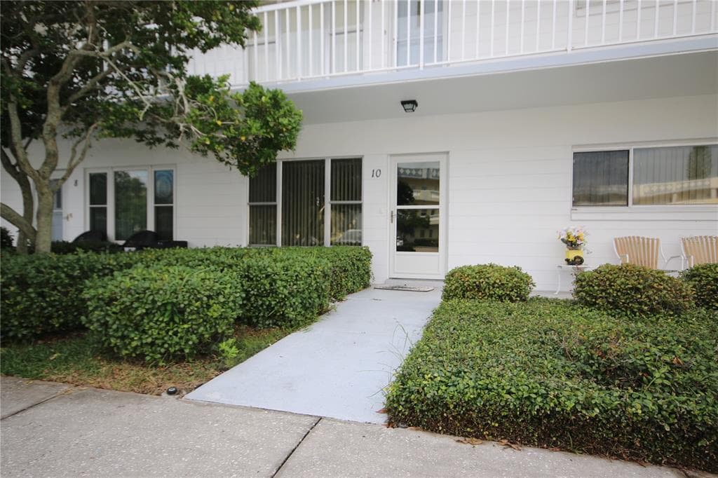 2220 SWEDISH DRIVE UNIT 10 CLEARWATER, FL 33763