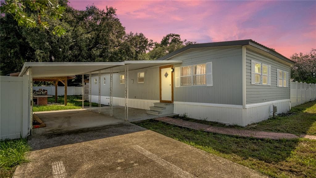 39236 LIZABETH CIRCLE ZEPHYRHILLS, FL 33542