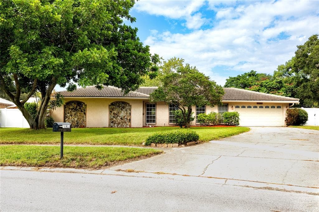 11911 72ND AVENUE SEMINOLE, FL 33772