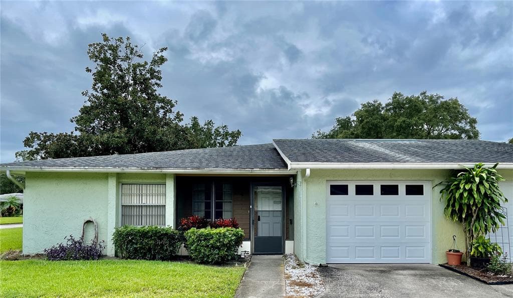 1141 ORANGE TREE CIRCLE W UNIT B PALM HARBOR, FL 34684