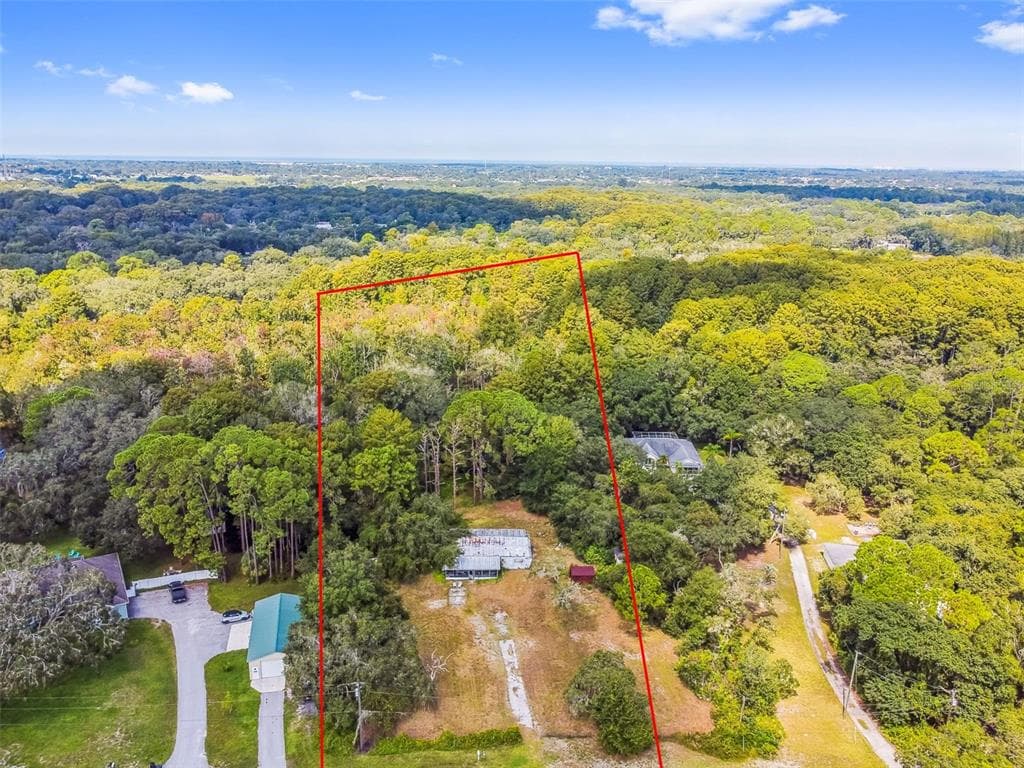 8611 NICCI LANE NEW PORT RICHEY, FL 34654