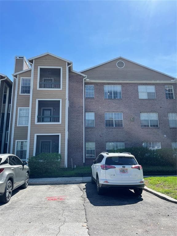 4301 LIZSHIRE LANE UNIT 108 ORLANDO, FL 32822
