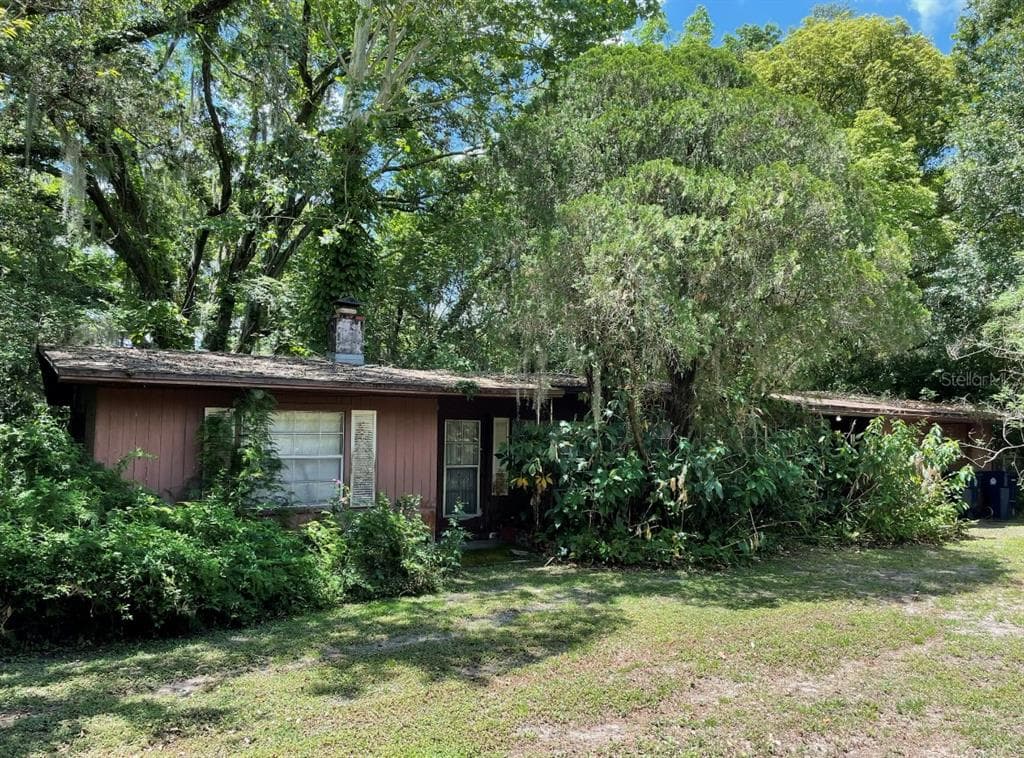 4907 E REGNAS AVENUE TAMPA, FL 33617