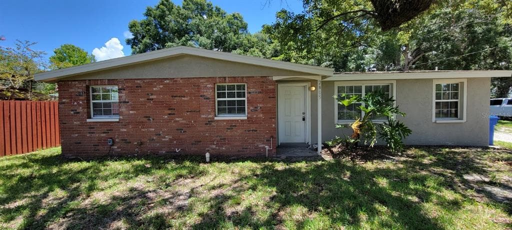 2805 LESLIE ROAD TAMPA, FL 33619