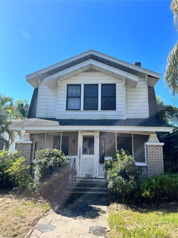 320 15TH AVENUE NE ST PETERSBURG, FL 33704