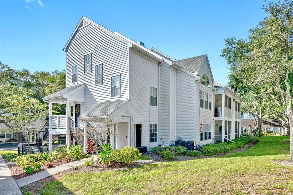 3305 HAVILAND COURT UNIT 103 PALM HARBOR, FL 34684