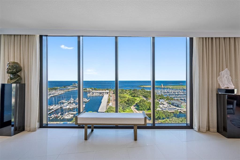 1 BEACH DRIVE SE UNIT 1605